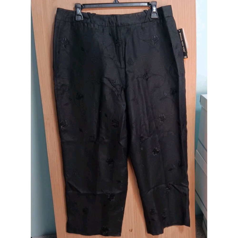 Briggs New York Sz‎ 16 Linen Blend Black Cropped Pant Embroidered  Roses Pockets